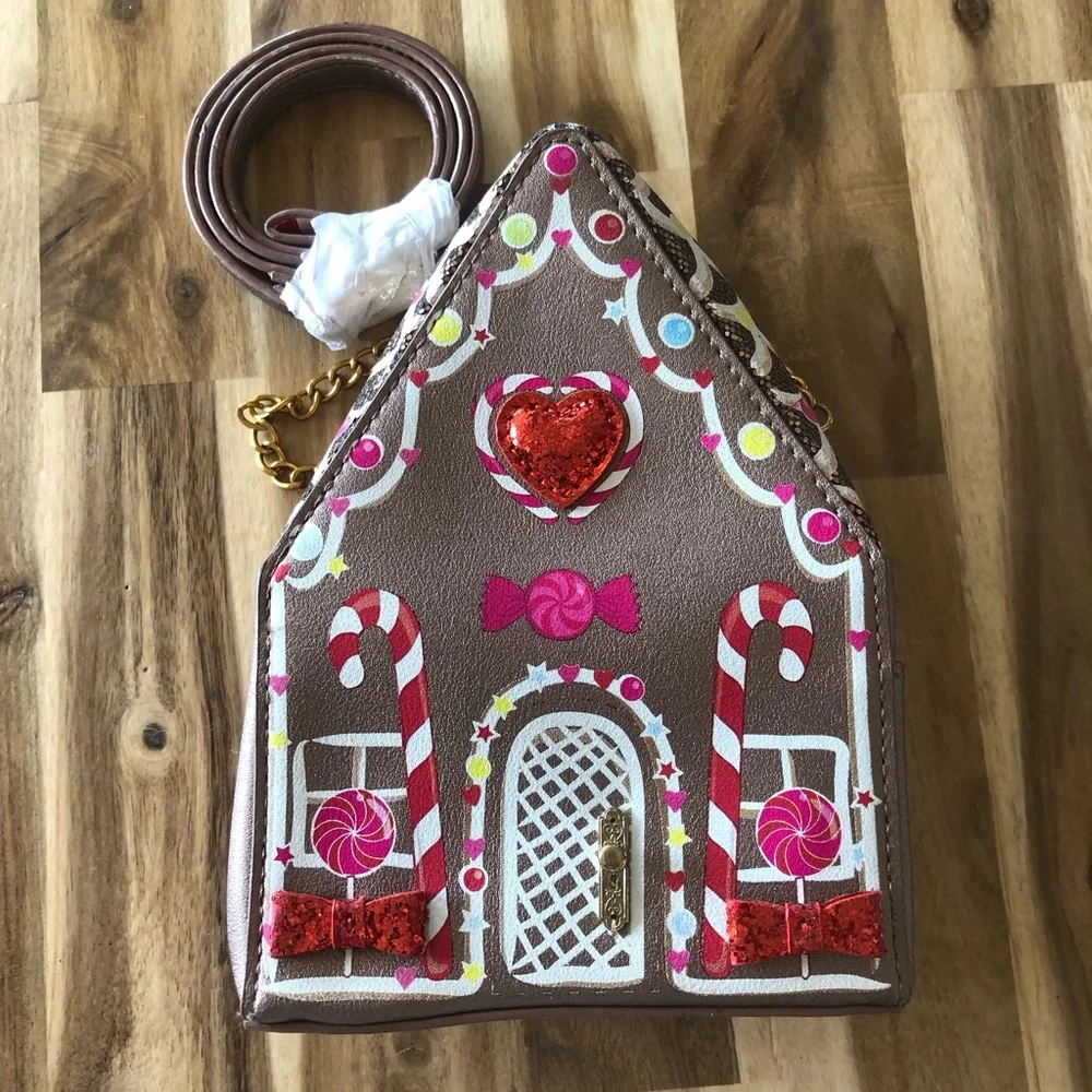 Betsey Johnson Kitsch gingerbread house Christmas Crossbody Bag new without tag - Picture 1 of 10